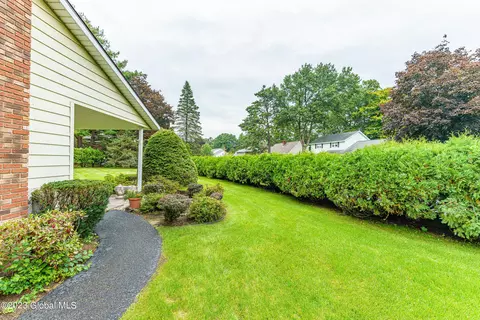 345 Dolan Dr, Schenectady, NY 12306 photo 36