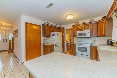 345 Dolan Dr, Schenectady, NY 12306 photo 16