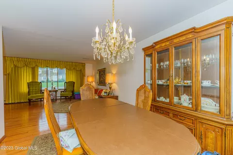 345 Dolan Dr, Schenectady, NY 12306 photo 10
