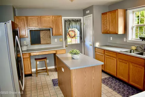 698 Coach Rd, Argyle, NY 12809 photo 6