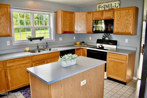 698 Coach Rd, Argyle, NY 12809 photo 5