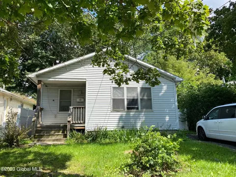 79 3rd St, Albany, NY 12210