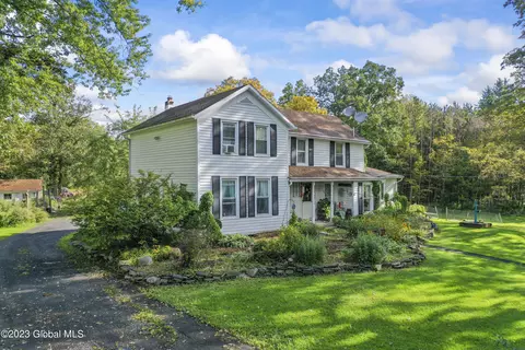 76 Sunset Rd, Greenville, NY 12083