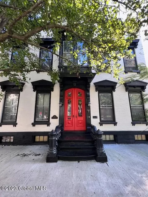 106 Union St, Schenectady, NY 12305