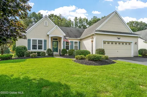 8 Mayfield Dr, Clifton Park, NY 12065