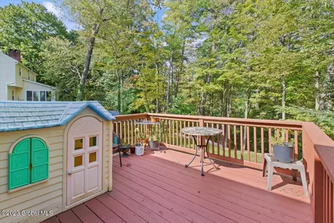 30 E Bayberry Rd, Glenmont, NY 12077 photo 28