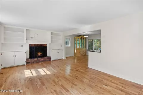 30 E Bayberry Rd, Glenmont, NY 12077 photo 8