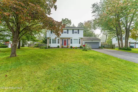 25 Brookwood Dr, Latham, NY 12110