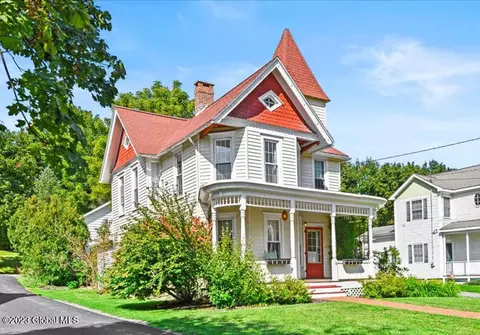 18 Voorheesville Ave, Voorheesville, NY 12186