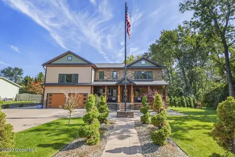 770 Huntingdon Dr, Niskayuna, NY 12309
