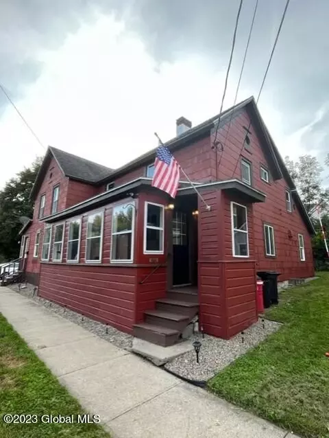 19 Veghte St, Johnstown, NY 12095