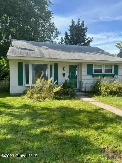 43 Keeler Dr, Albany, NY 12208
