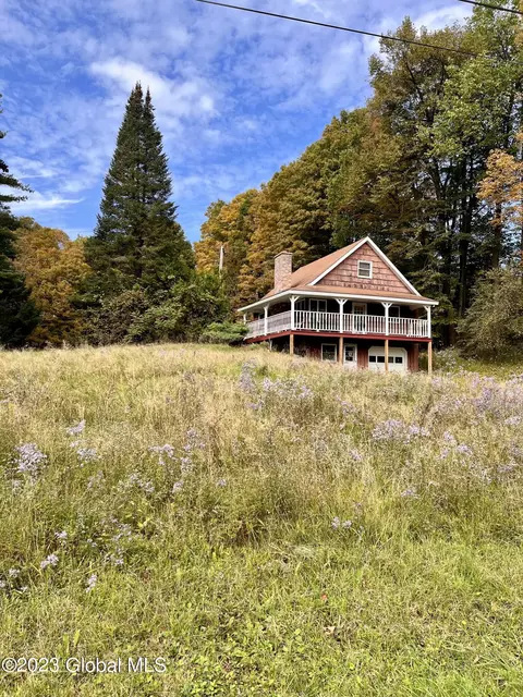 145 Gray Rd, Mayfield, NY 12117