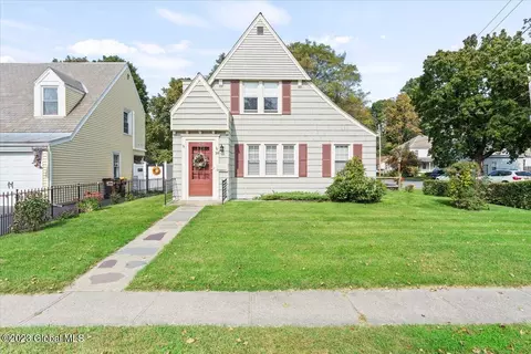 39 Coleman Ave, Hudson Falls, NY 12839