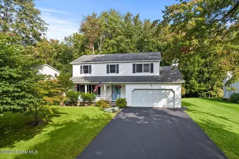 2 Barclay St, Clifton Park, NY 12065