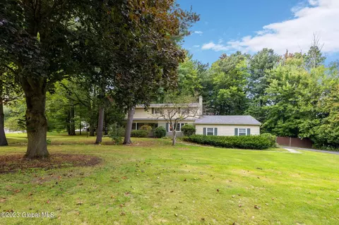 76 Blue Spruce Ln, Ballston Lake, NY 12019
