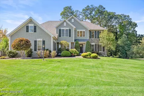 11 Haawk Ct, Delmar, NY 12054