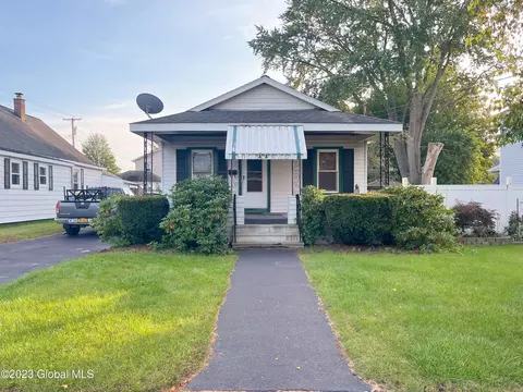 333 Melrose St, Rotterdam, NY 12306