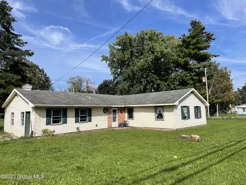 3673 State Route 7, Howes Cave, NY 12092