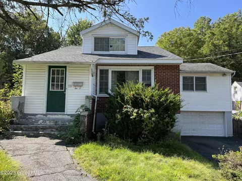 12 Poplar St, Rensselaer, NY 12144