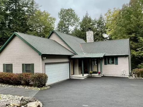 21 Timlo Loop, Diamond Point, NY 12824 photo 9