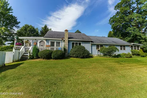 501 Ford Rd, Melrose, NY 12121