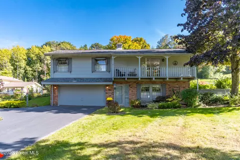 5 Tomahawk Pl, Johnstown, NY 12095