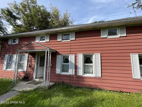 25 Lyman St, Hoosick Falls, NY 12090