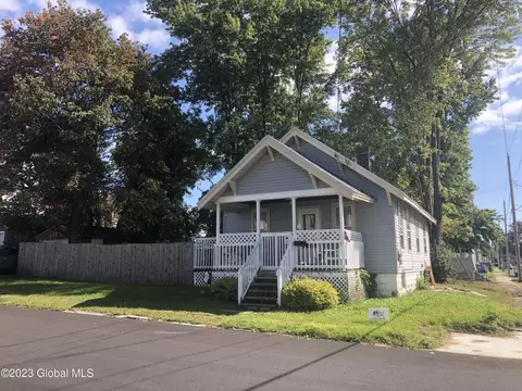 2 Evelyn St, Amsterdam, NY 12010