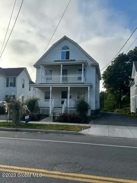 31 Dix Ave, Glens Falls, NY 12801