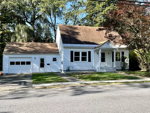 91 Feeder St, Hudson Falls, NY 12839