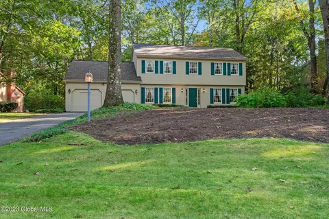 10 W Berkshire Dr, Clifton Park, NY 12065