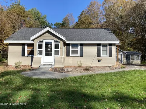 67 Garner Rd, Averill Park, NY 12018