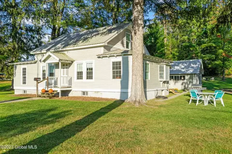 14 E Quaker St, Granville, NY 12832