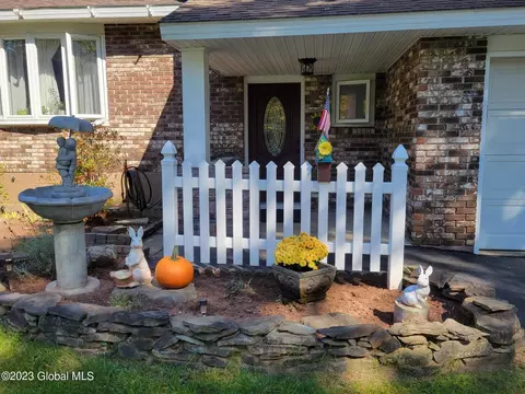 3235 E Lydius St, Schenectady, NY 12303 photo 3