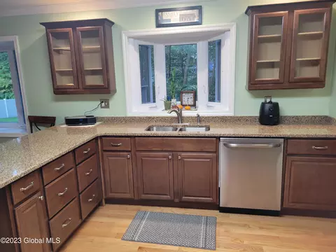 3235 E Lydius St, Schenectady, NY 12303 photo 19