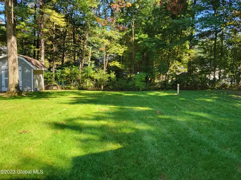 3235 E Lydius St, Schenectady, NY 12303 photo 9
