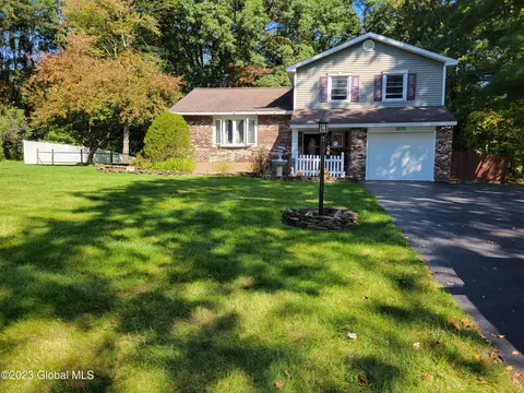 3235 E Lydius St, Schenectady, NY 12303 photo 2
