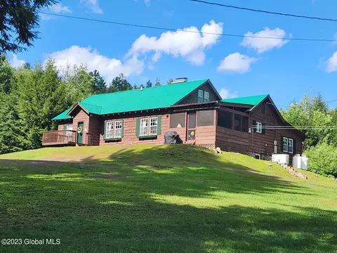 3814 E Schroon River Rd, Pottersville, NY 12860