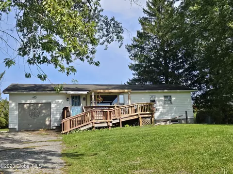 280 Hill Rd, Hoosick Falls, NY 12090
