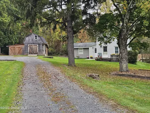 450 Mabie Ln, Schenectady, NY 12306