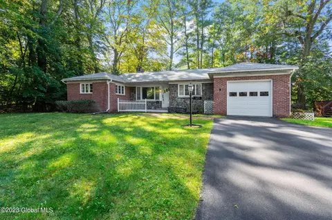 125 Winne Rd, Delmar, NY 12054