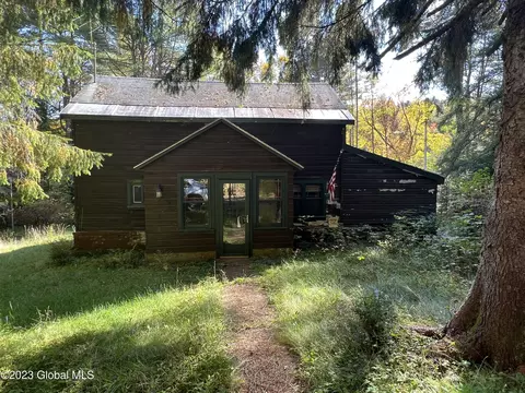 260 Barlow Rd, Gloversville, NY 12078