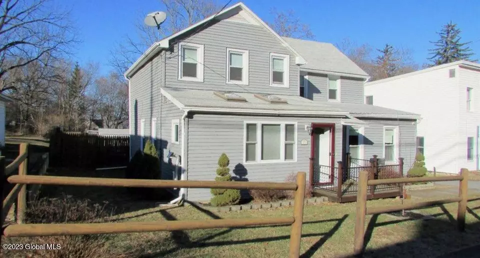 50 New St, Coxsackie, NY 12051 33 Photos Movoto