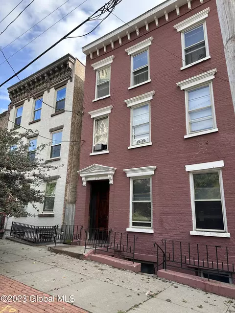 37 Ten Broeck St, Albany, NY 12210