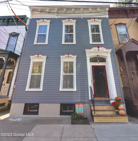 238 Green St, Schenectady, NY 12305
