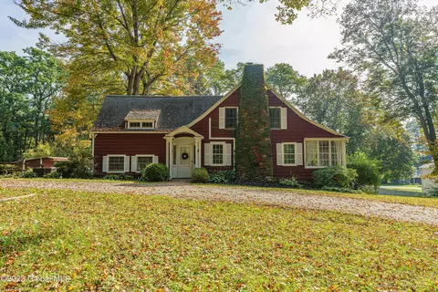 32 Spring Rd, Schenectady, NY 12302