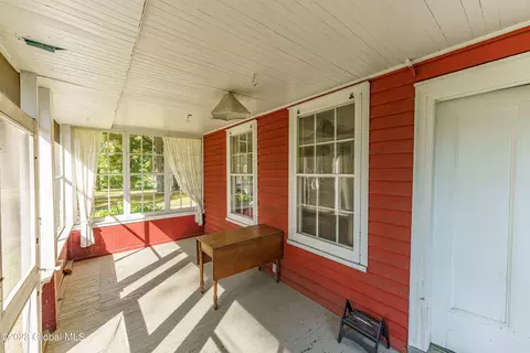 32 Spring Rd, Schenectady, NY 12302 photo 3
