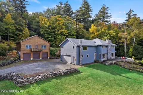 2607 Goldey Rd, Huletts Landing, NY 12841