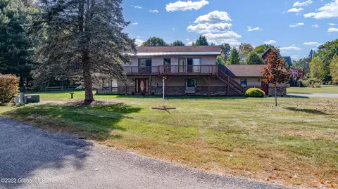 146 Juergen Point Rd, Mayfield, NY 12117